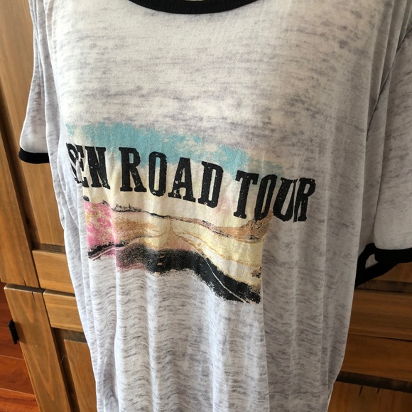 *SOLD* Torrid Open Road Tours T-Shirt Size 3 22/24 - Picture 3 of 4